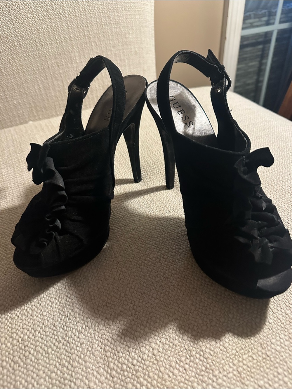 GUESS Black Ruffle Slingback High Heels Sz 8